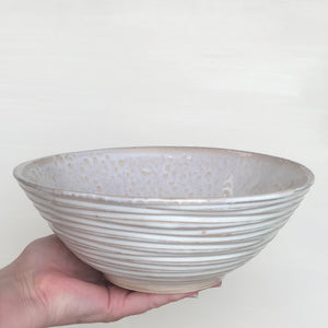 LINDA BOWL IN OATMEAL WITH WAVES