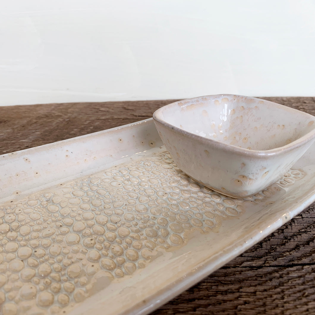 OATMEAL SMALL RECTANGLE PLATTER SET IN PEBBLE (5.5