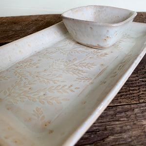 SMALL RECTANGLE PLATTER SET IN OATMEL WITH LEAVES (5.5" x 11")