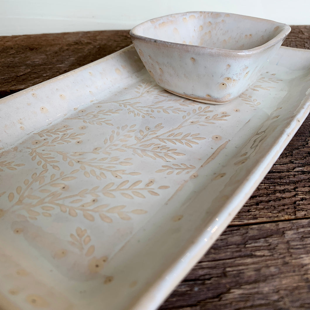 SMALL RECTANGLE PLATTER SET IN OATMEL WITH LEAVES (5.5