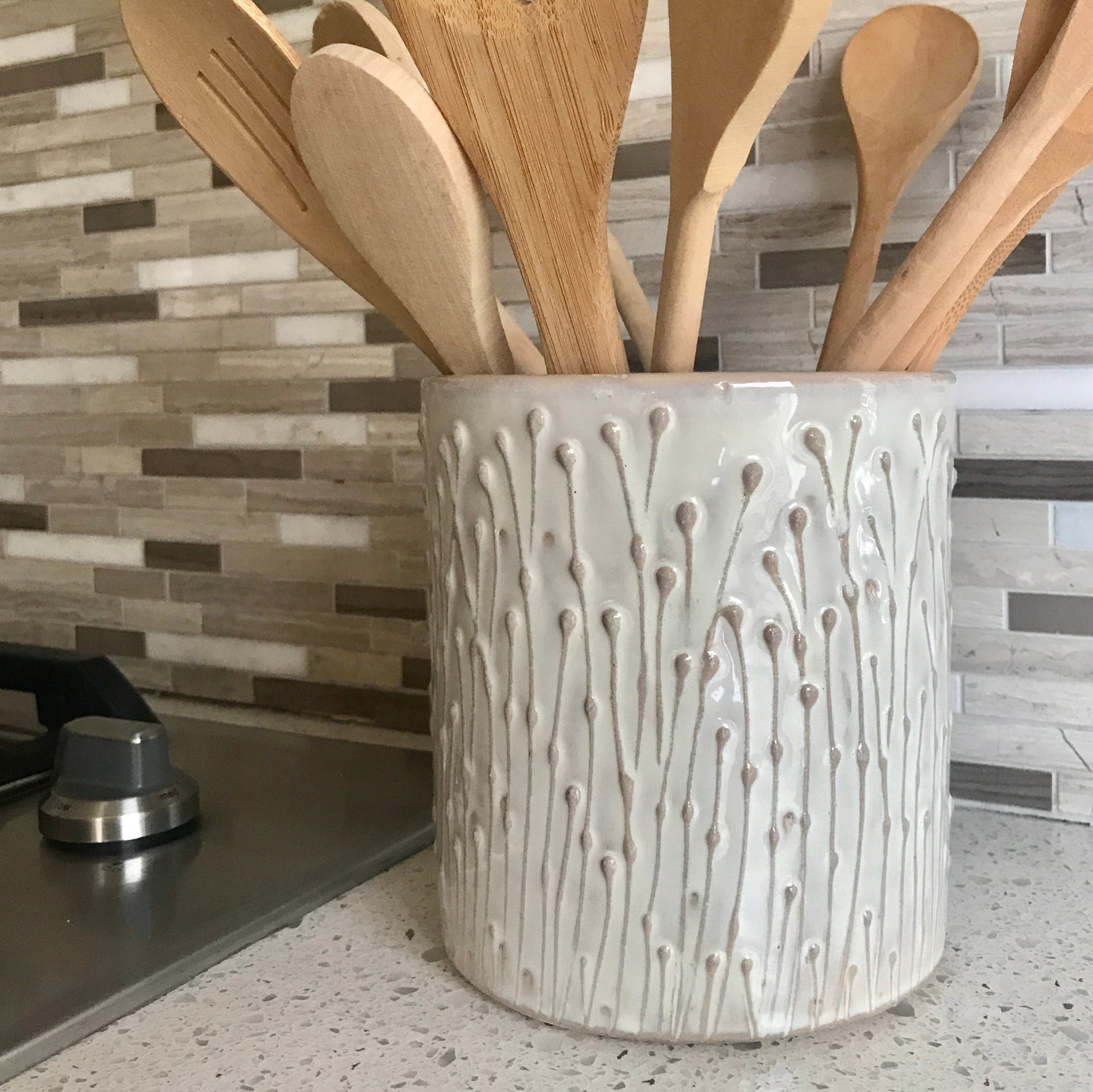 OATMEAL UTENSIL HOLDER WITH PUSSY WILLOWS
