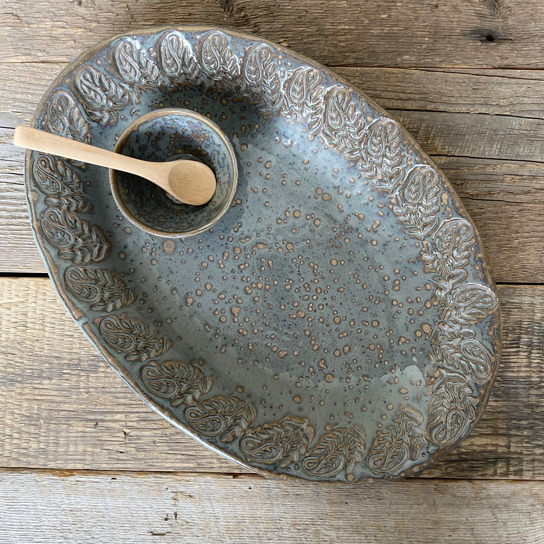OVAL SLATE SERVING PLATTER SET IN PAISLY
