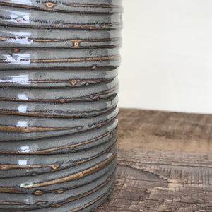 SLATE UTENSIL HOLDER WITH WAVES
