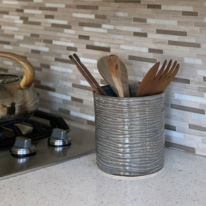 SLATE UTENSIL HOLDER WITH WAVES